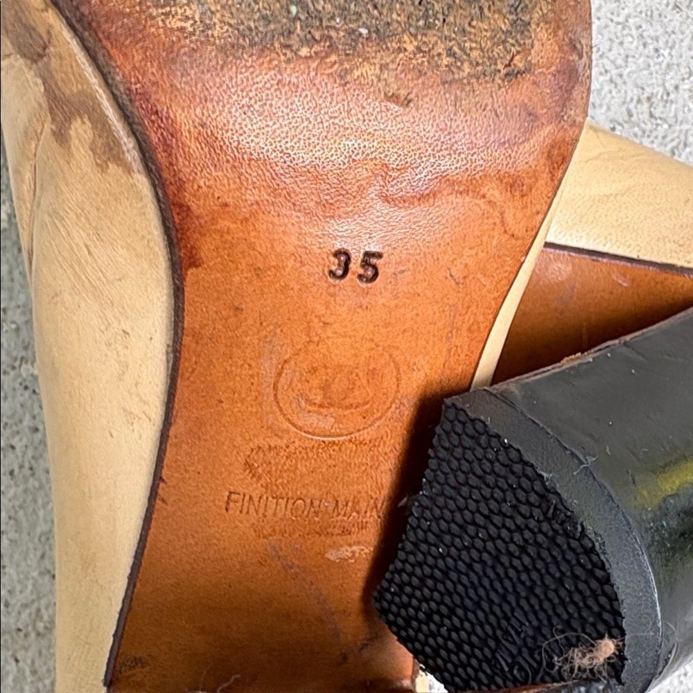 Vintage tan and black Chanel heels - Picture 8 of 8